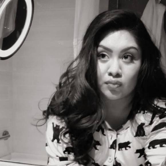 Meet your Posher, Gigi - Picture 1 of 1